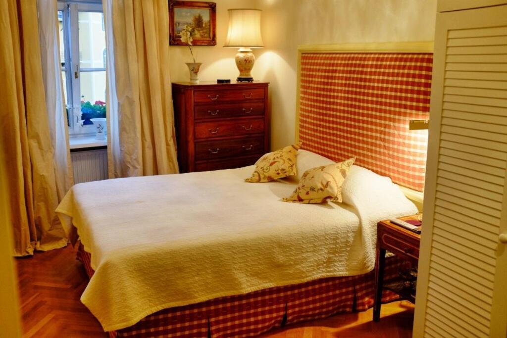 Apartment Altbauapartment Am Stadtpark Mit Uhrturmblick