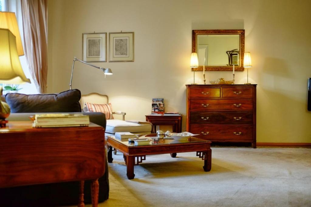 Apartment Altbauapartment Am Stadtpark Mit Uhrturmblick *